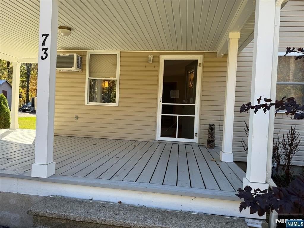 73 Kiel Ave - Photo 3 of 43