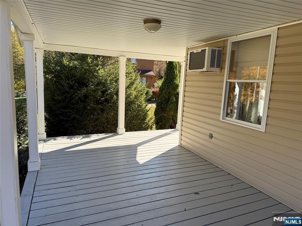 73 Kiel Ave - Photo 4 of 43