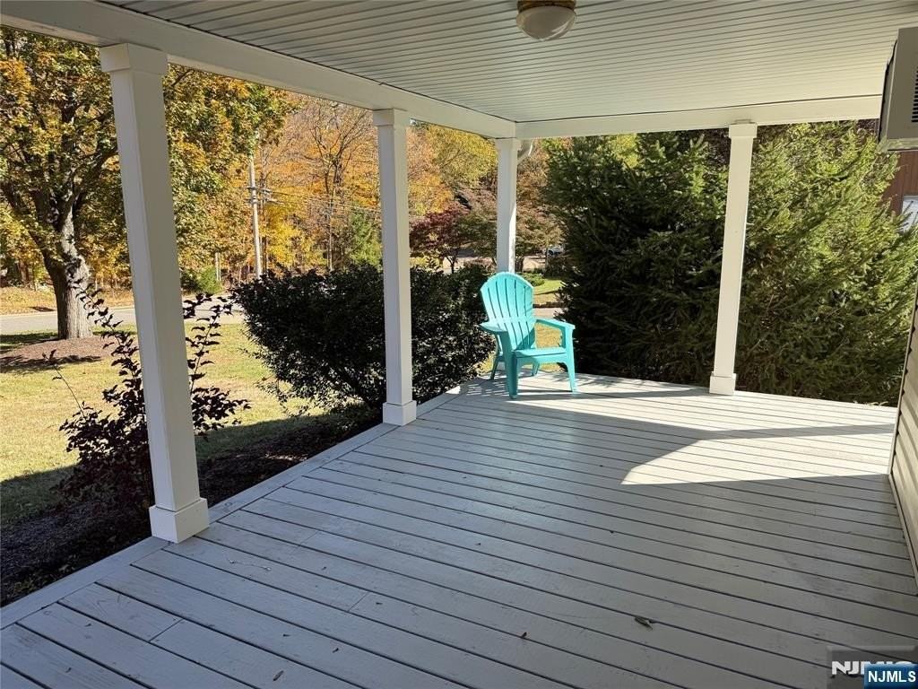 73 Kiel Ave - Photo 6 of 43