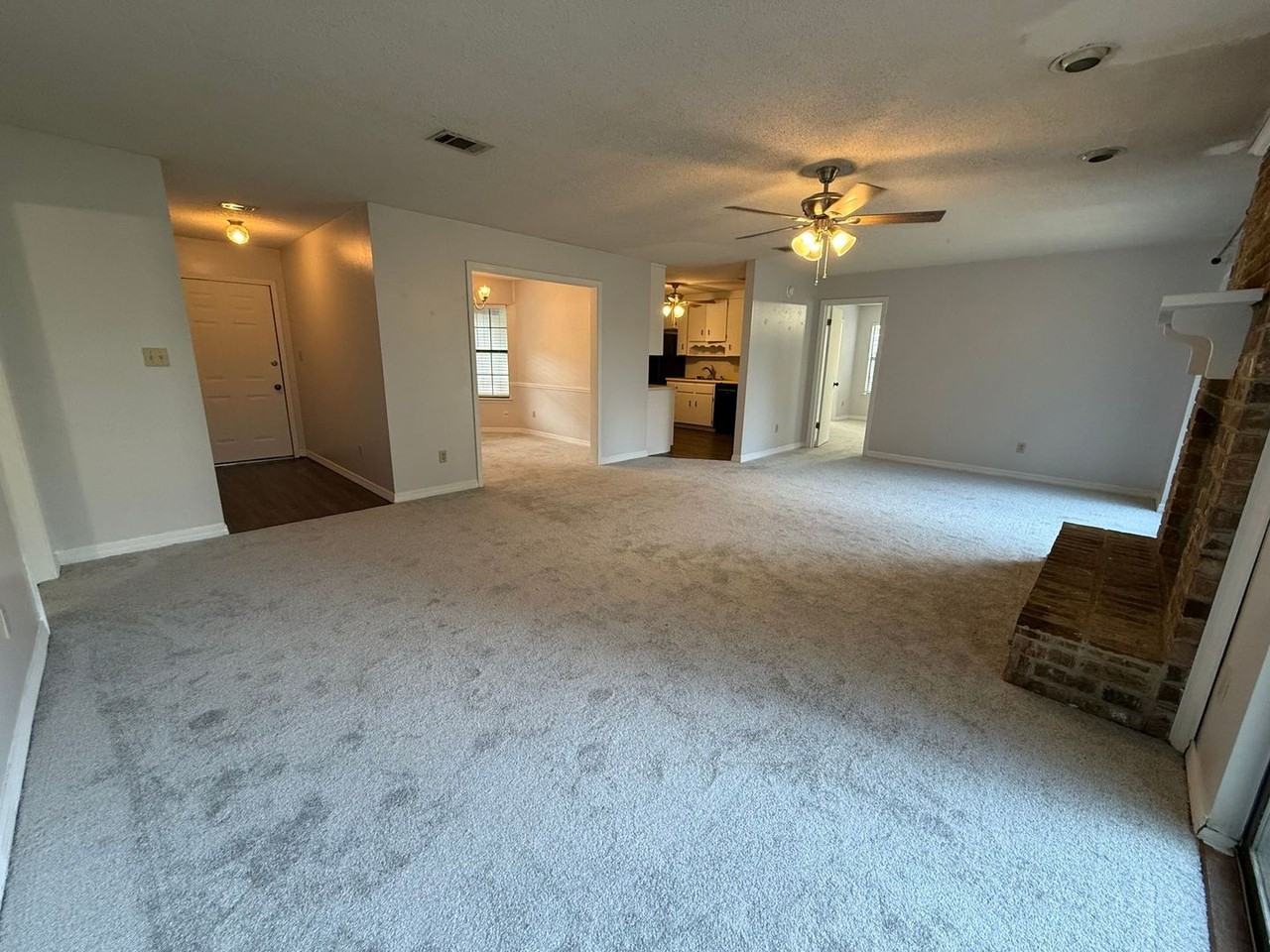 3872 Mariners Dr - Photo 4 of 21