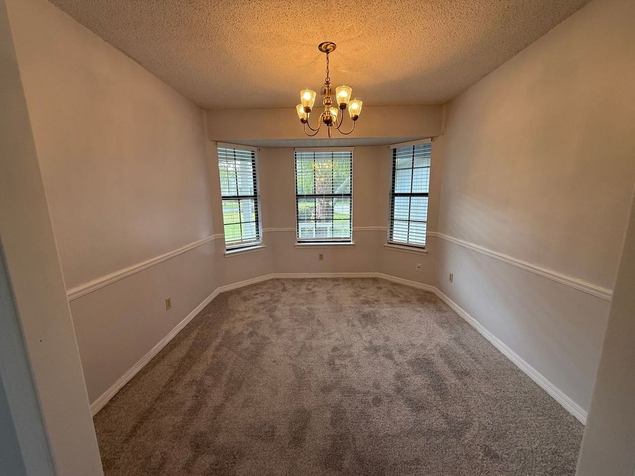 3872 Mariners Dr - Photo 5 of 21