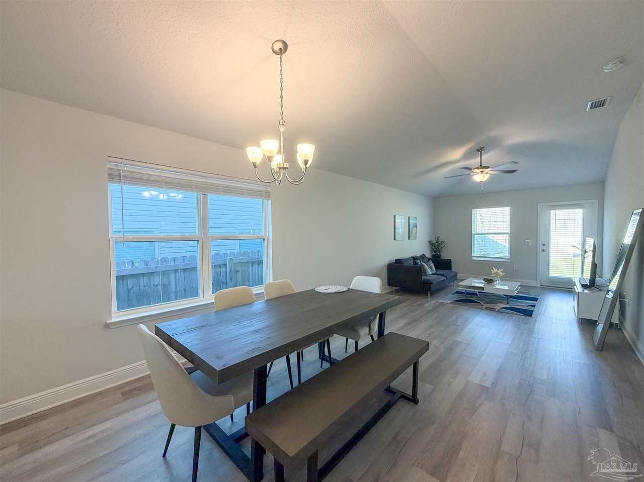 392 Hilburn Ln - Photo 4 of 26