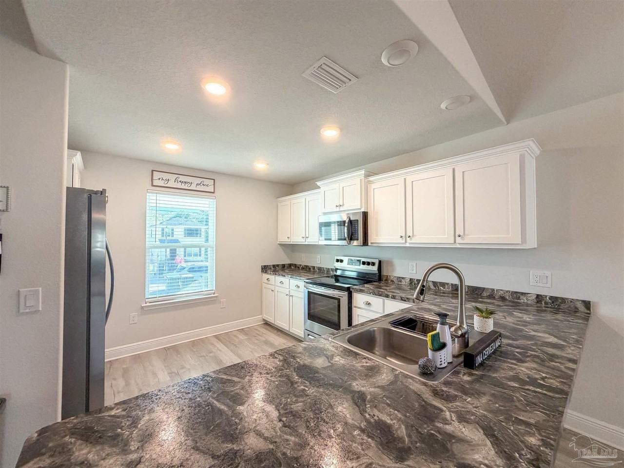 392 Hilburn Ln - Photo 6 of 26