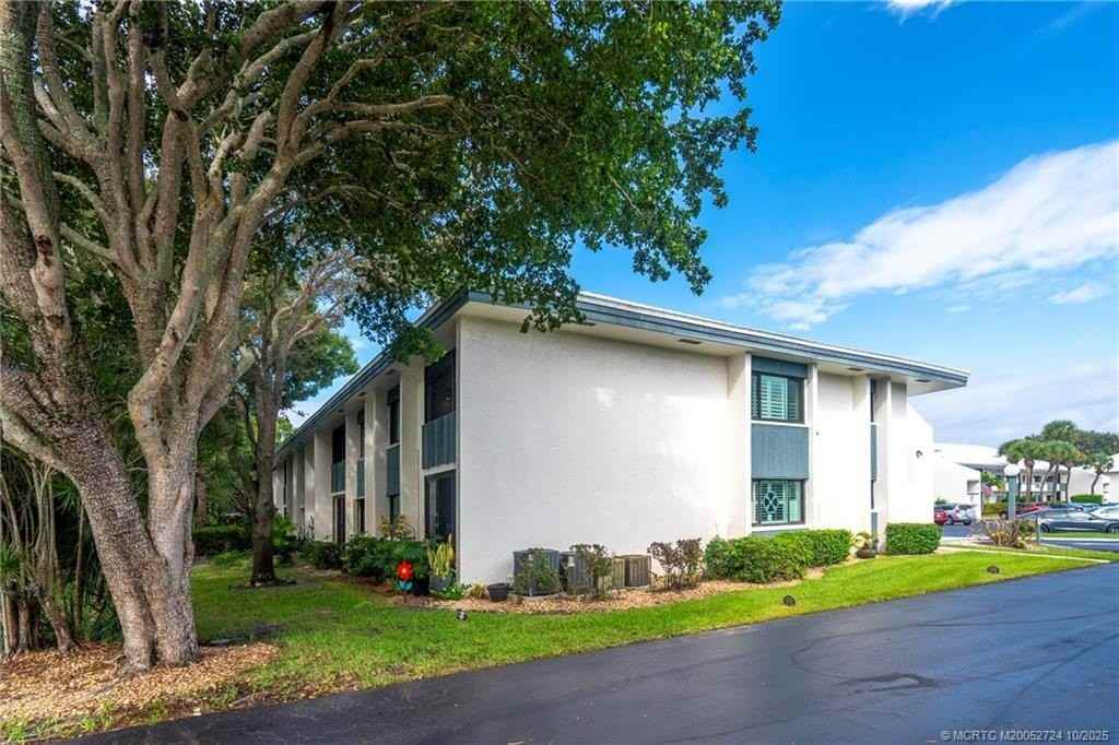 175 Se Saint Lucie Blvd Apt A106 #A106 - Photo 6 of 50