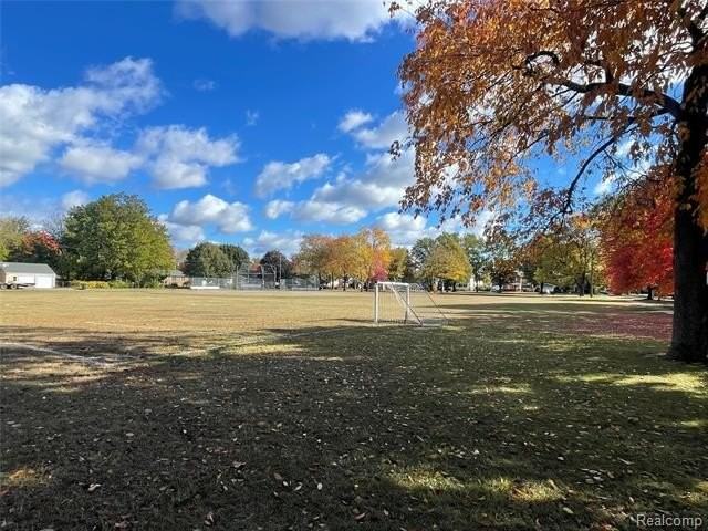 510 Montrose Ave #8 - Photo 6 of 18