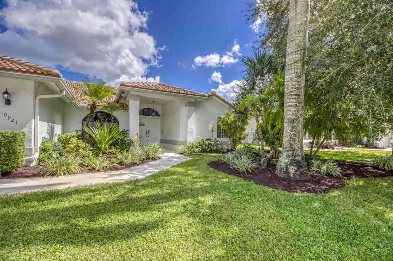 10921 Paso Fino Dr - Photo 3 of 33