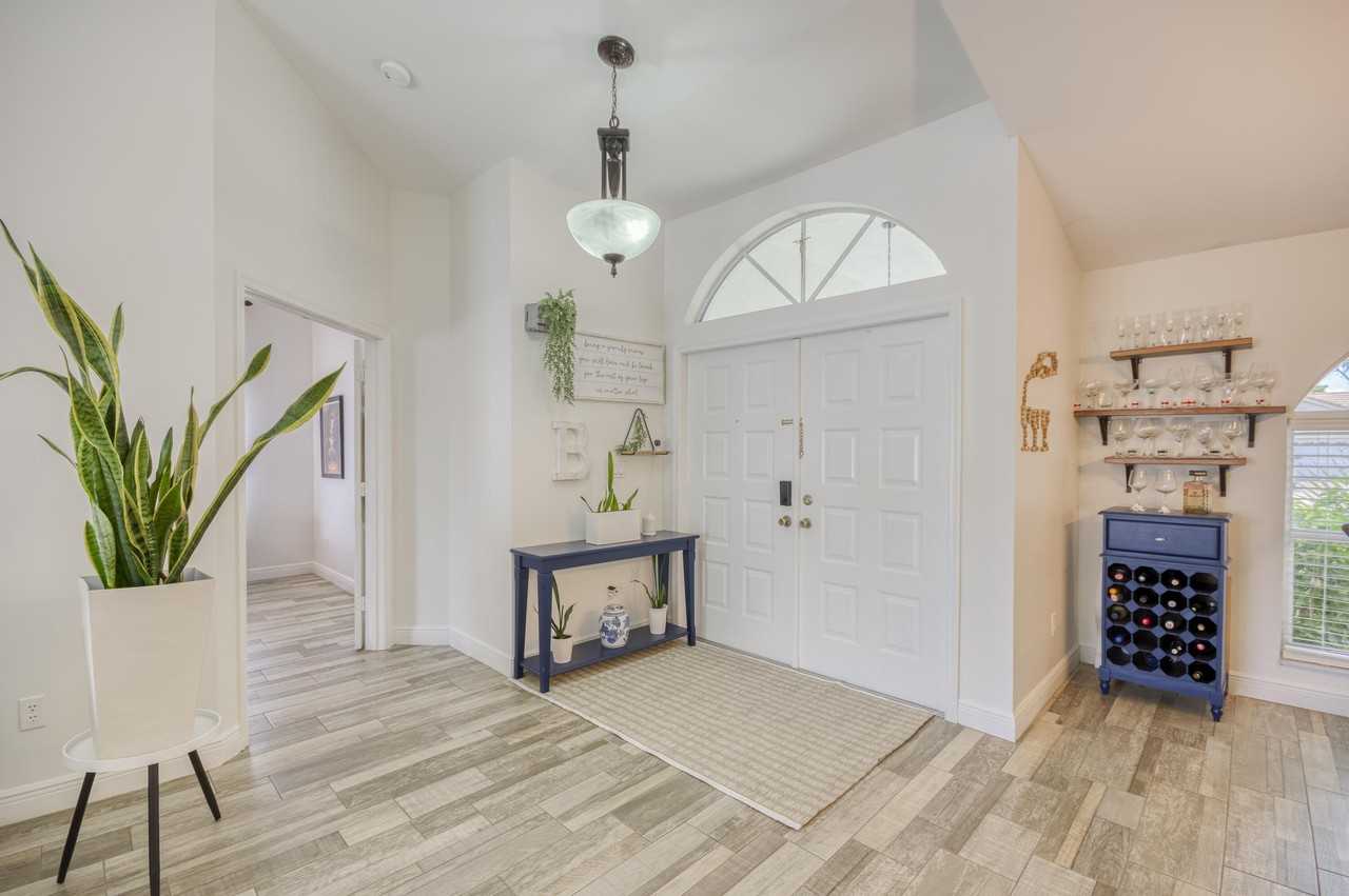 10921 Paso Fino Dr - Photo 4 of 33