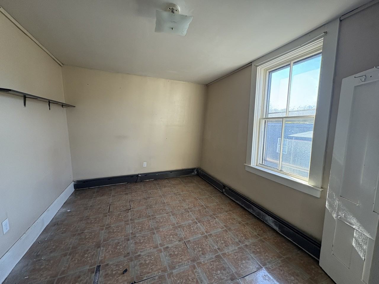 184 Duke Street West #184 - Photo 7 of 16