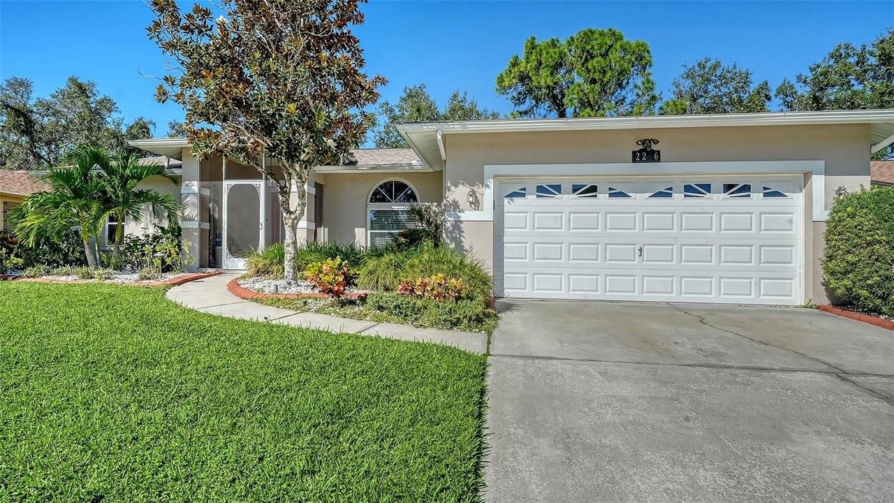 2246 Cork Oak St W - Photo 2 of 50