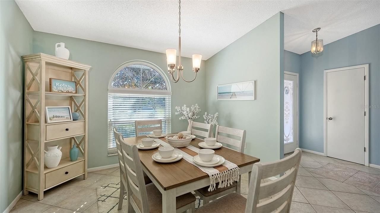 2246 Cork Oak St W - Photo 7 of 50