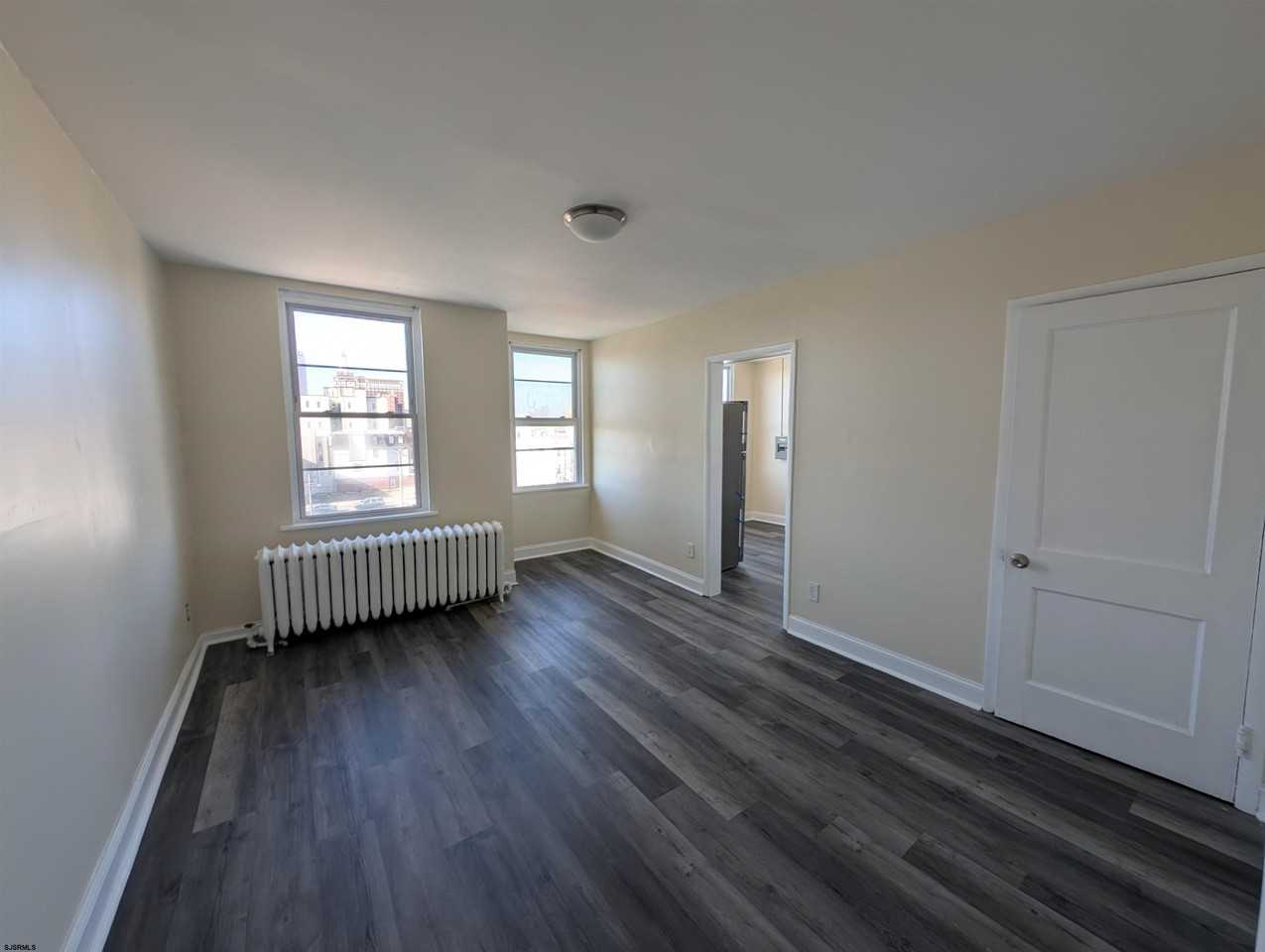 143 S South Carolina Ave - Photo 5 of 29