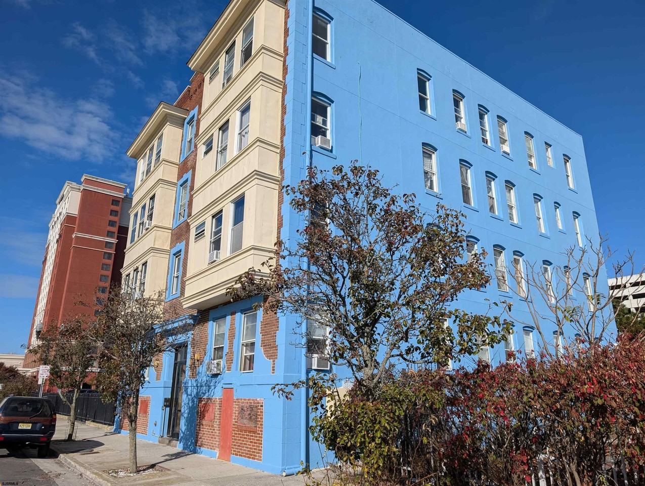 143 S South Carolina Ave - Photo 2 of 35