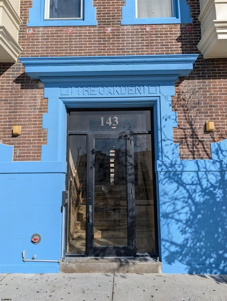 143 S South Carolina Ave - Photo 4 of 35