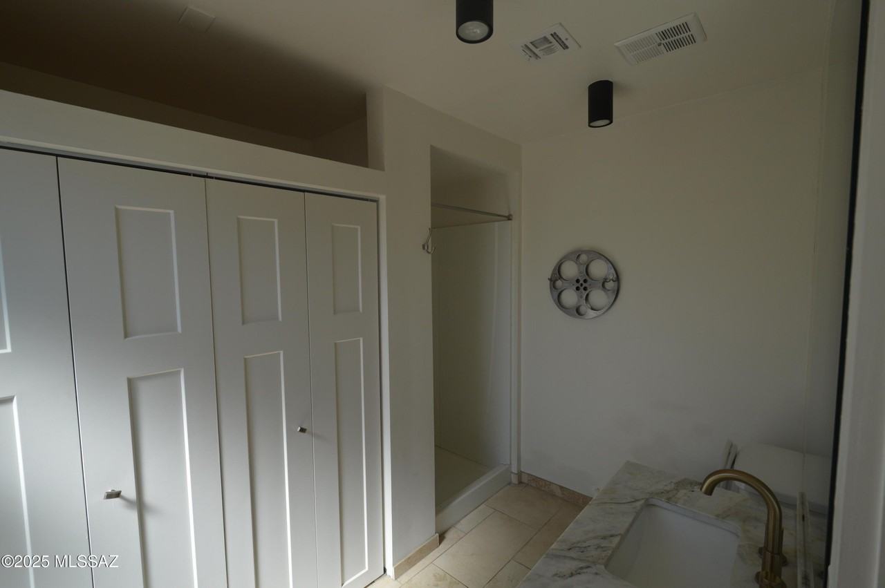 1407 North Catalina Avenue #1 - Photo 6 of 10