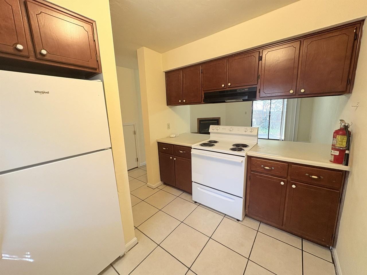 1858 Sylvan Ct - Photo 7 of 21