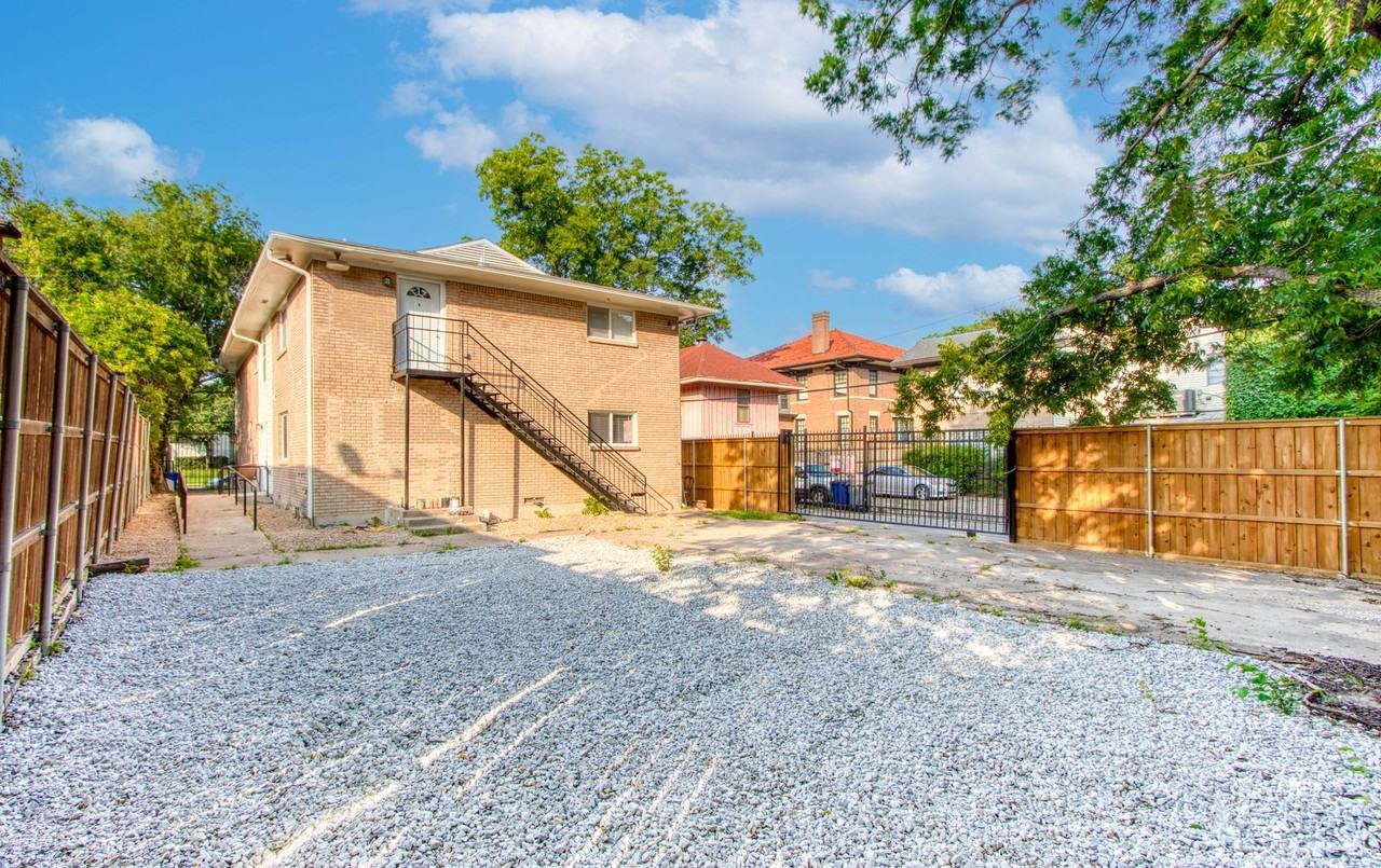 915 Grigsby Ave #201 - Photo 3 of 19