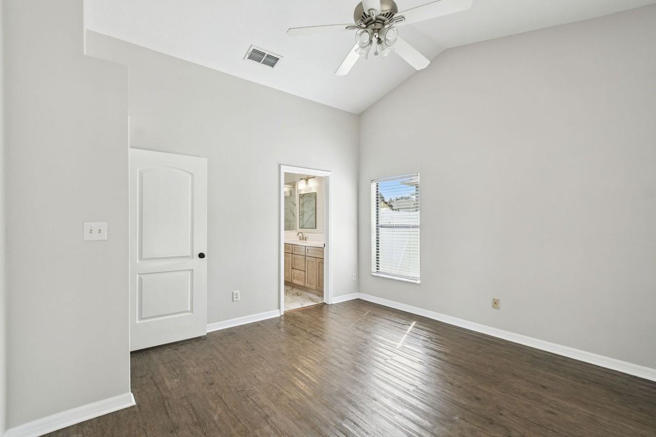209 Goldie St - Photo 7 of 16