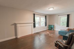 featured image of 106 S Quarry St