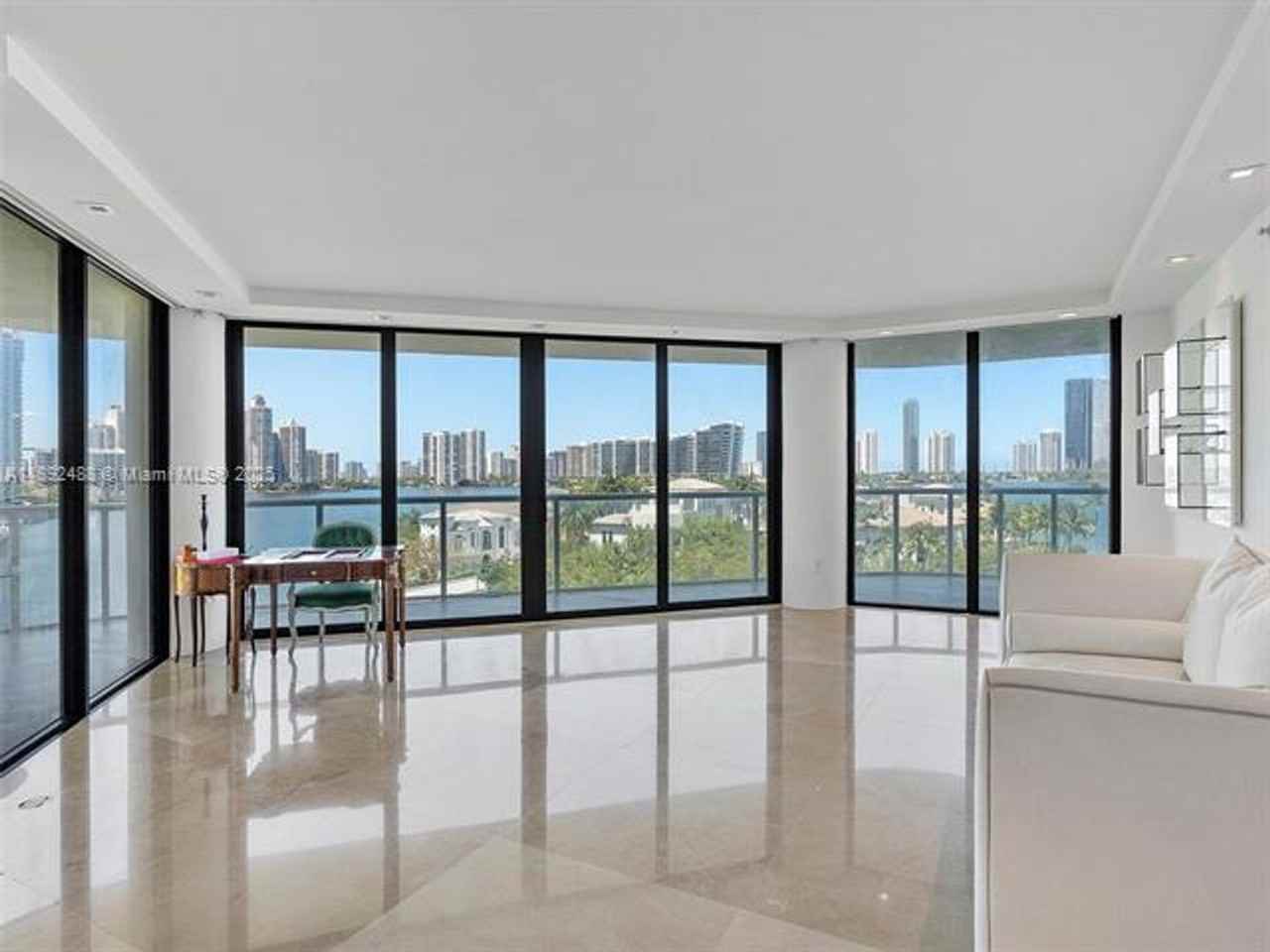 4000 Island Blvd #606 - Photo 5 of 36