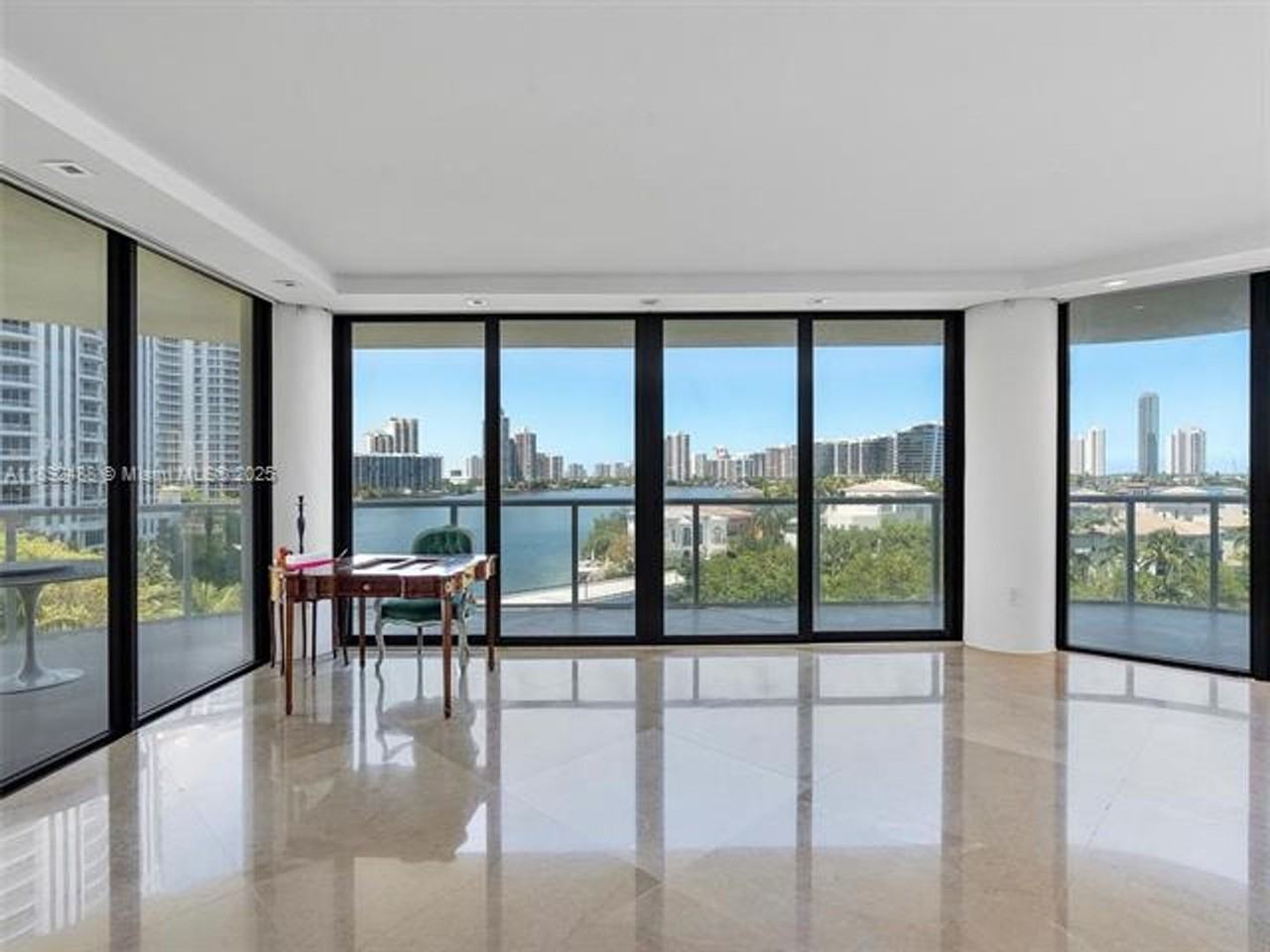 4000 Island Blvd #606 - Photo 6 of 36