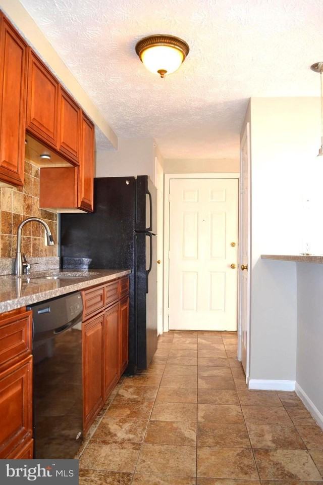 504 Philmont Drive #9 - Photo 6 of 15