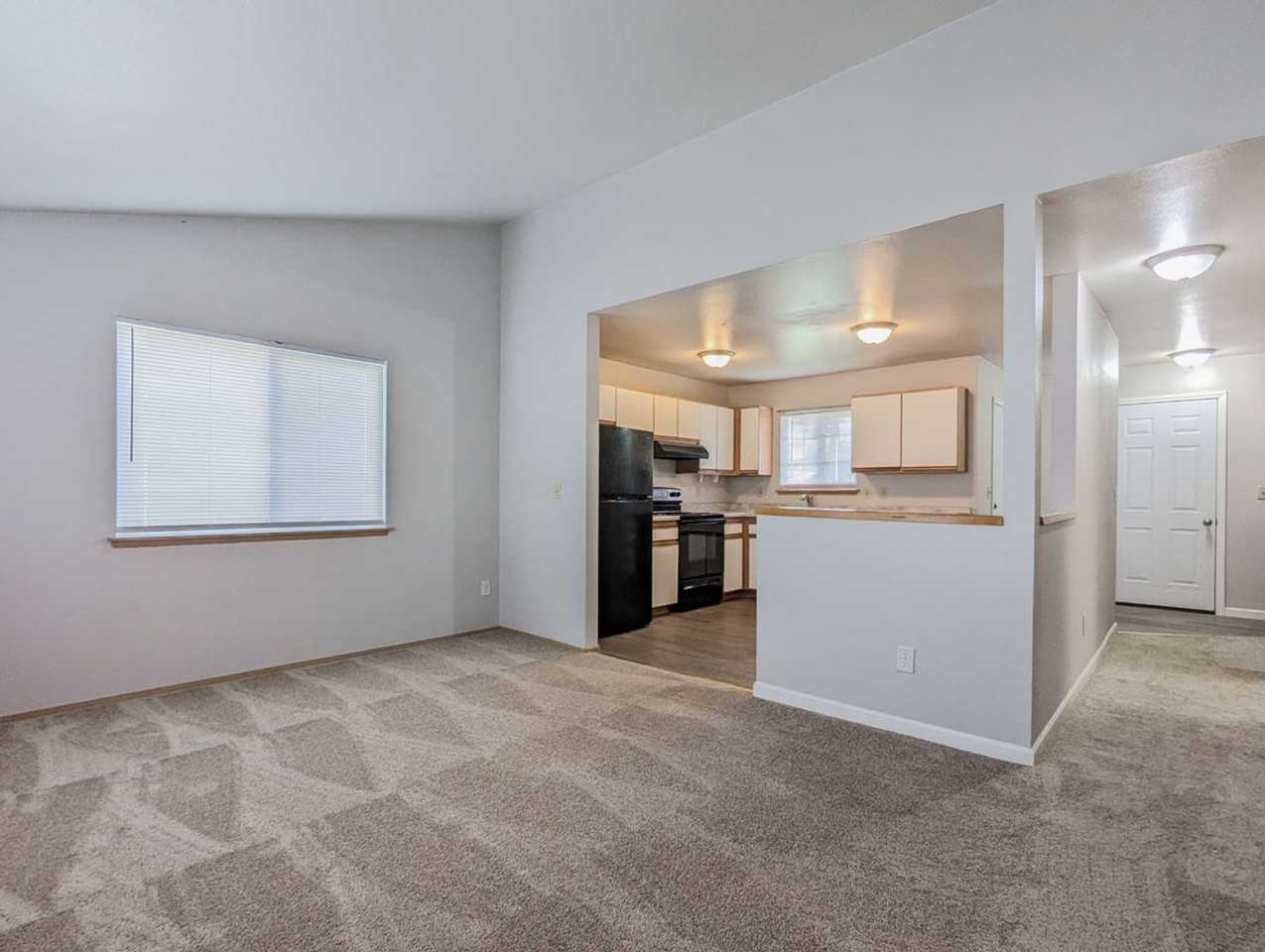 16626 40th Ave Ne - Photo 3 of 14