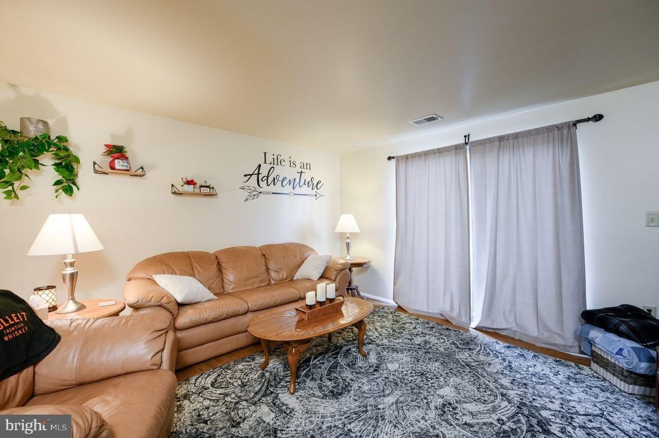 137 Roberta Jean Avenue - Photo 3 of 8