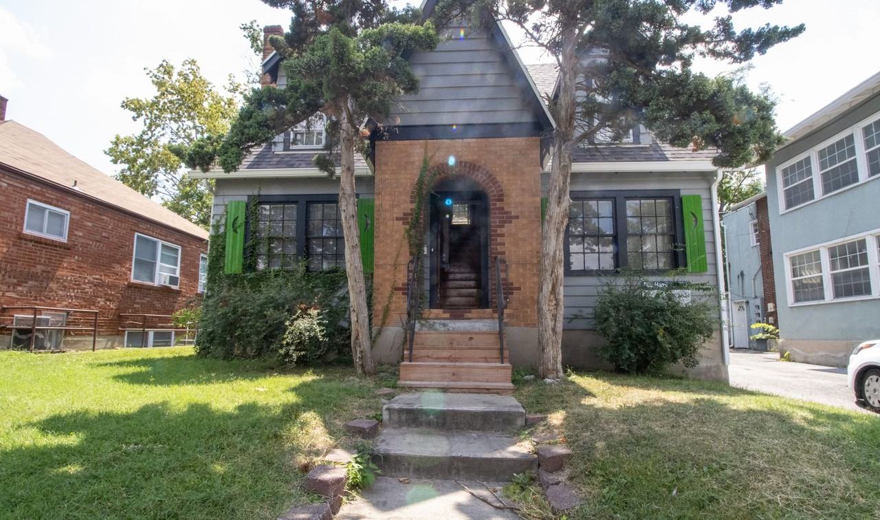 1108 Hamilton Way - Photo 2 of 21