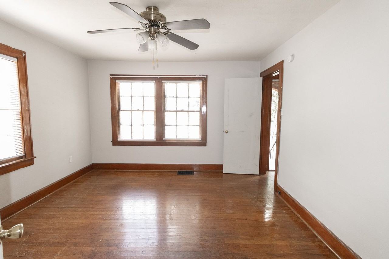 1108 Hamilton Way - Photo 4 of 21