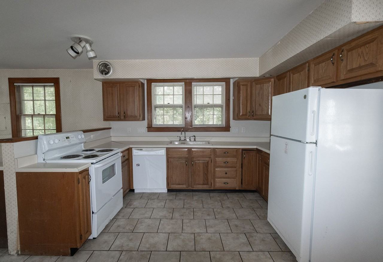 1108 Hamilton Way - Photo 5 of 21