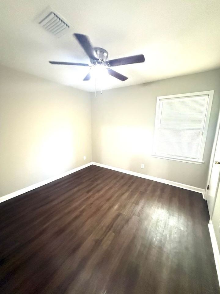 6125 Greta Pl - Photo 5 of 13