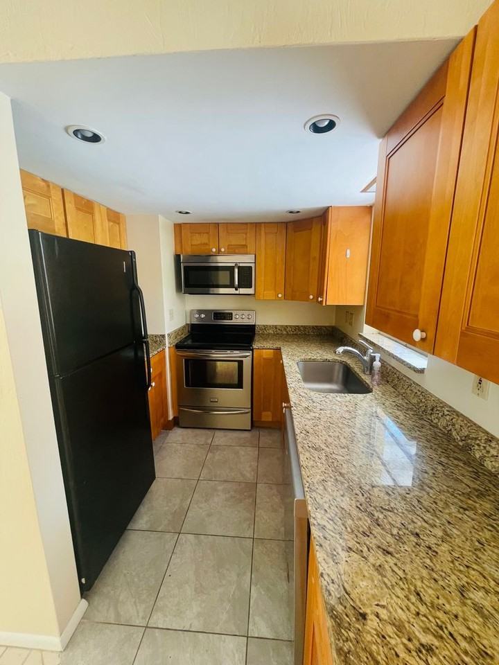 2229 Goldenrod St - Photo 6 of 17