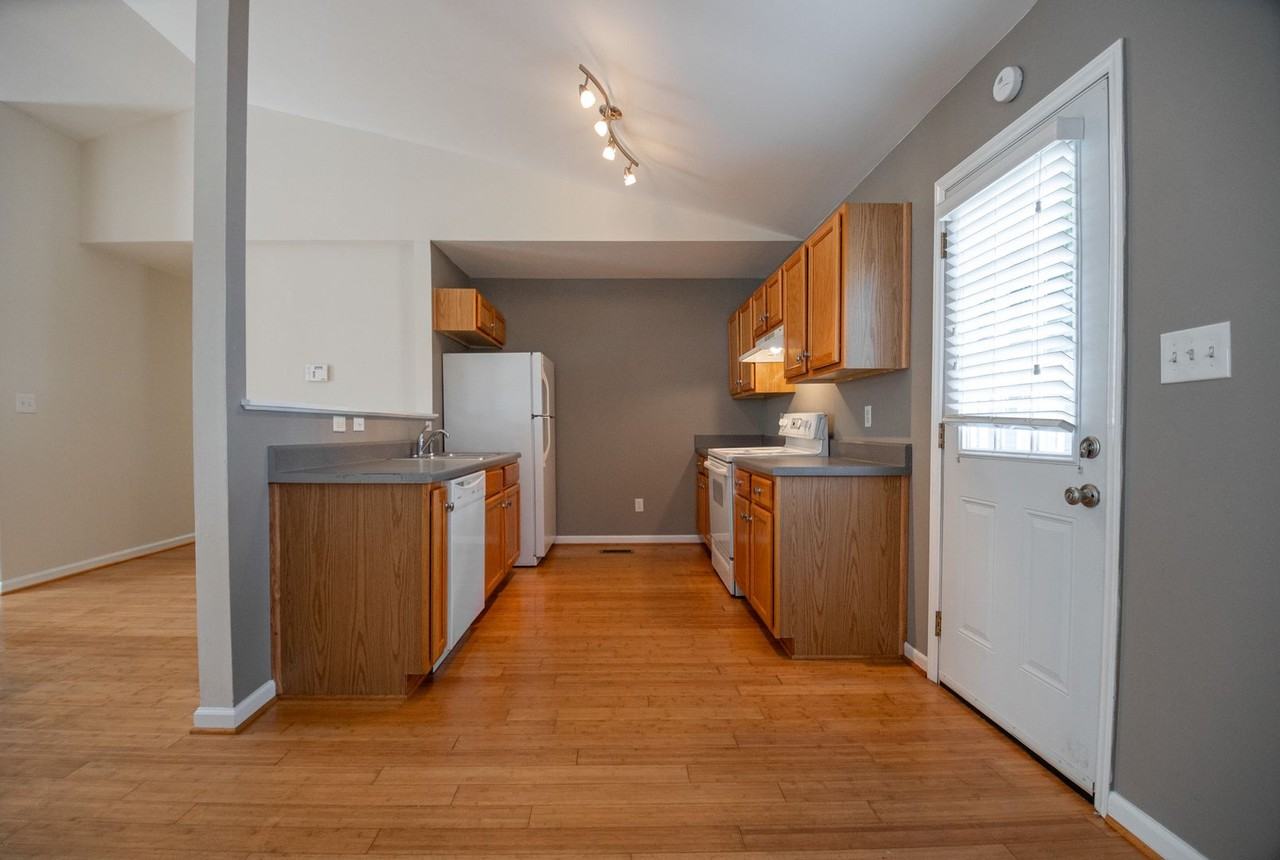 2618 Lexington St - Photo 6 of 16