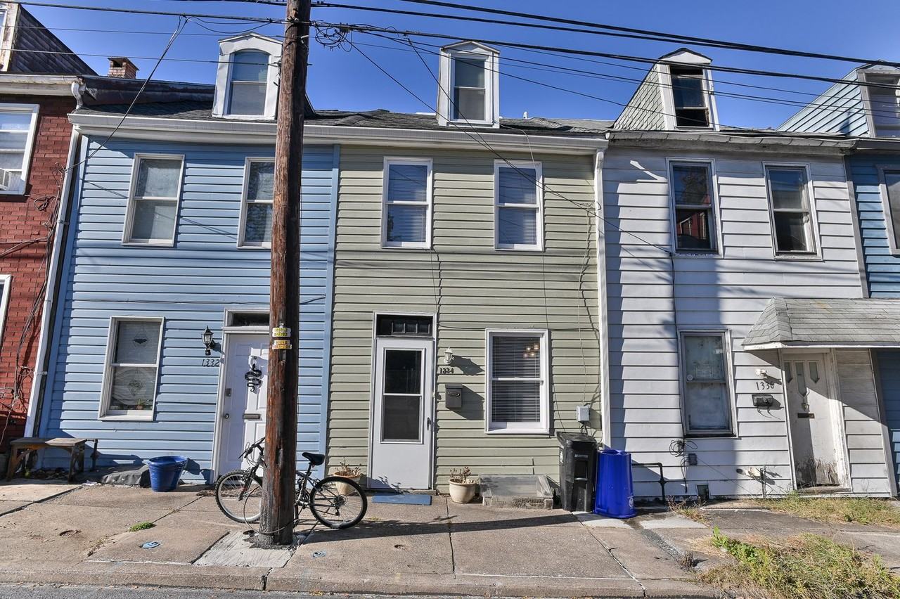 1334 Penn St - Photo 2 of 33