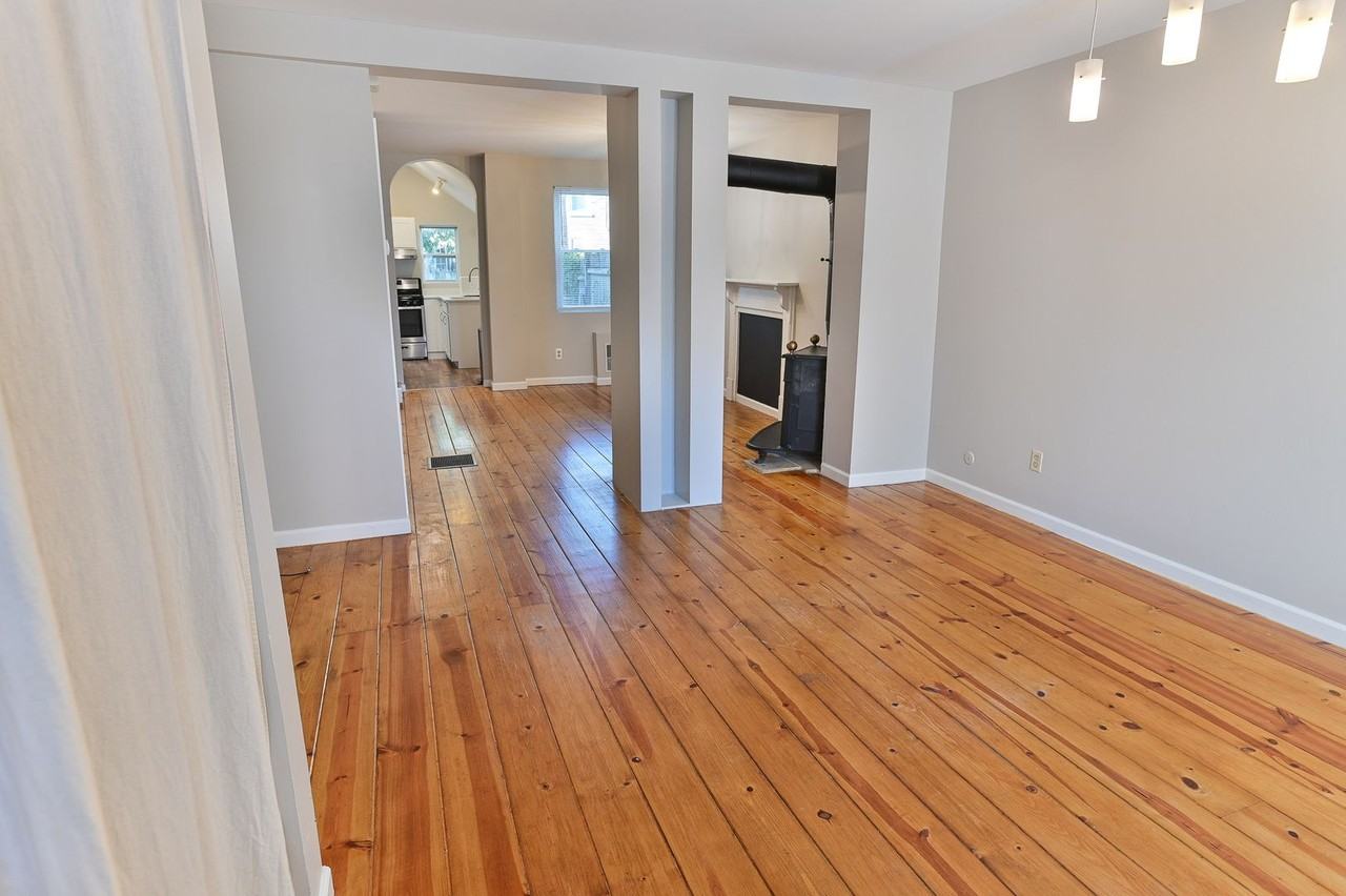 1334 Penn St - Photo 4 of 33