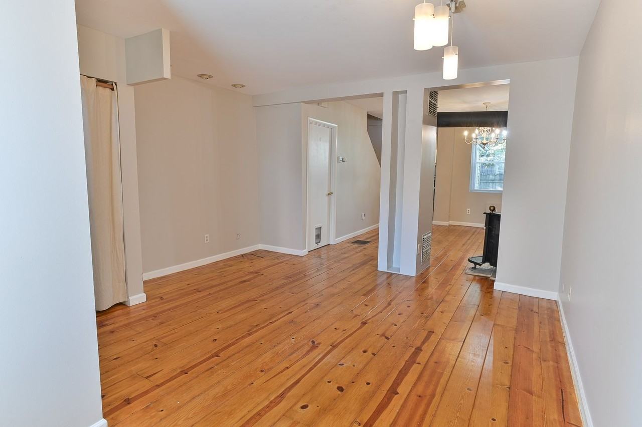 1334 Penn St - Photo 5 of 33