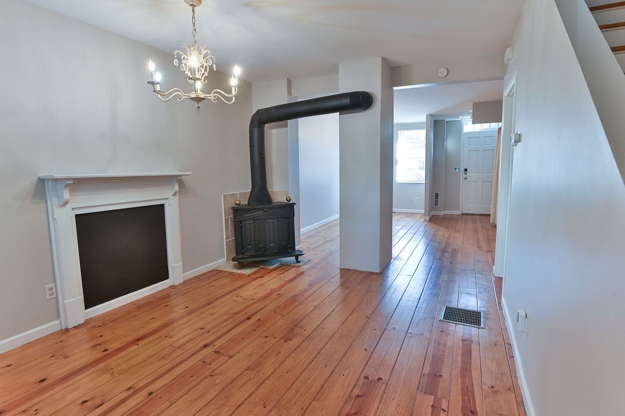 1334 Penn St - Photo 7 of 33