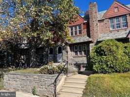 featured image of 911 Darby Rd