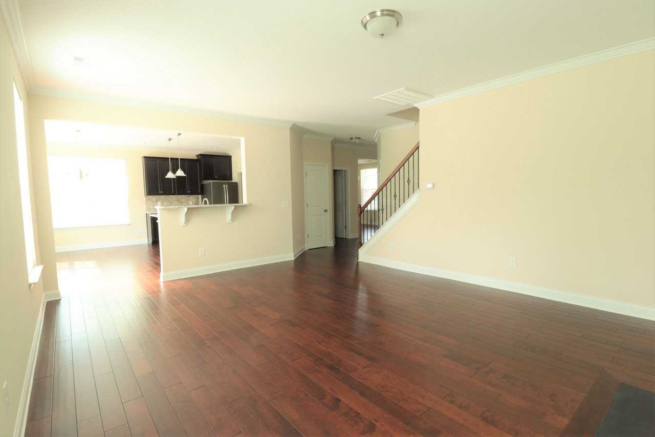 2042 Sinclair Trce - Photo 3 of 13