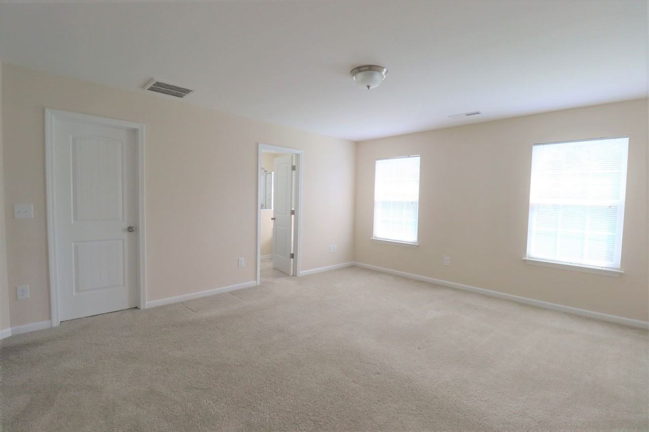 2042 Sinclair Trce - Photo 6 of 13