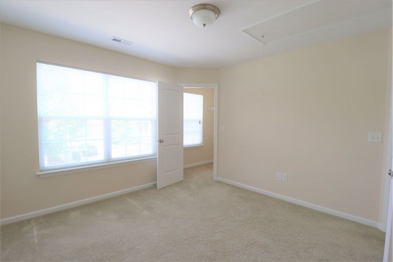 2042 Sinclair Trce - Photo 7 of 13