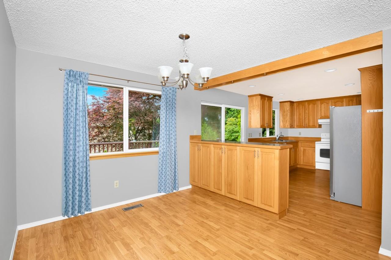 12931 Ne 133rd Pl - Photo 2 of 26