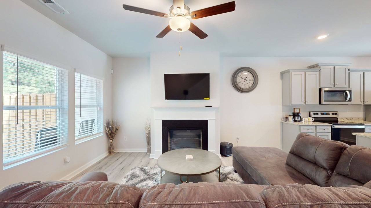 6117 Mallory Ridge - Photo 2 of 13