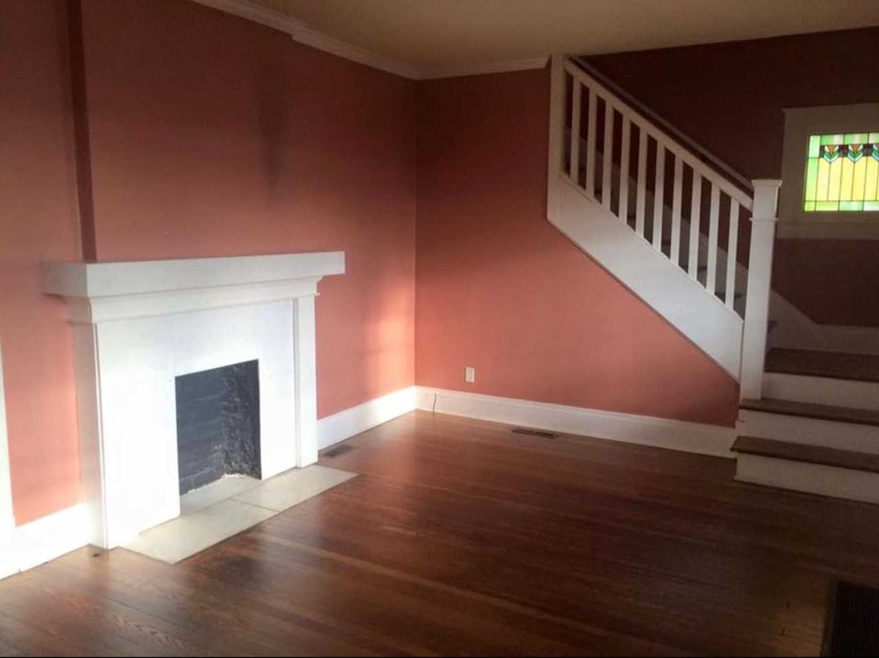 204 Sunset Dr - Photo 3 of 9