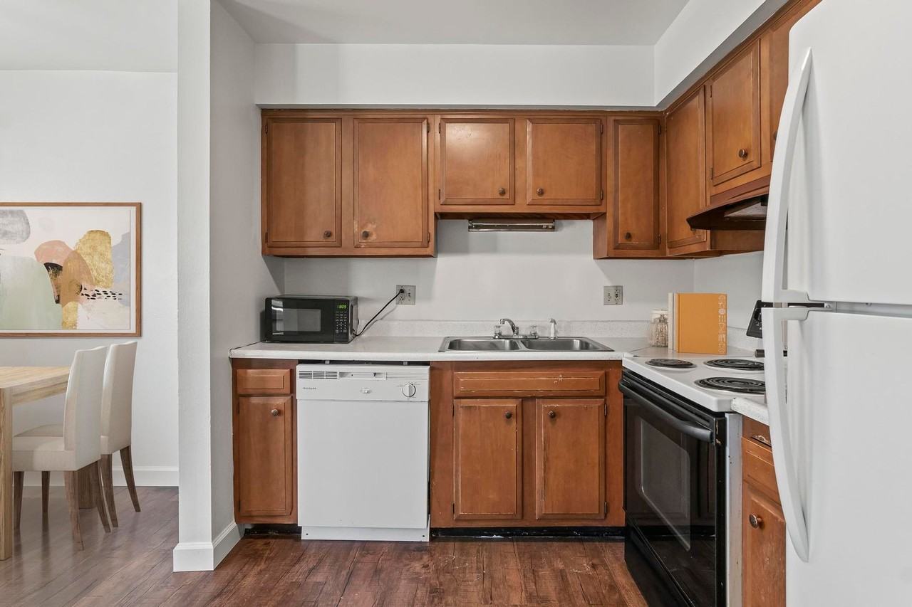 Metro Apartments Granite City - Photo 4 of 34