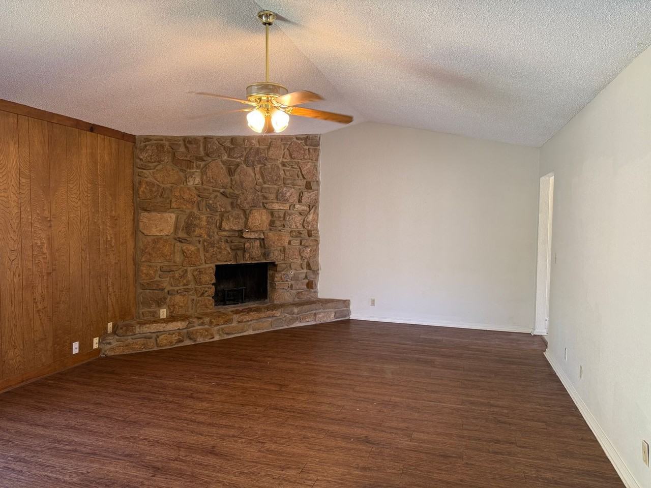 8011 S 79th East Ave - Photo 4 of 17