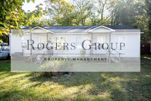 featured image of 322 N Clark St