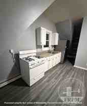 1272 Pleasant St - Photo 1 of 1