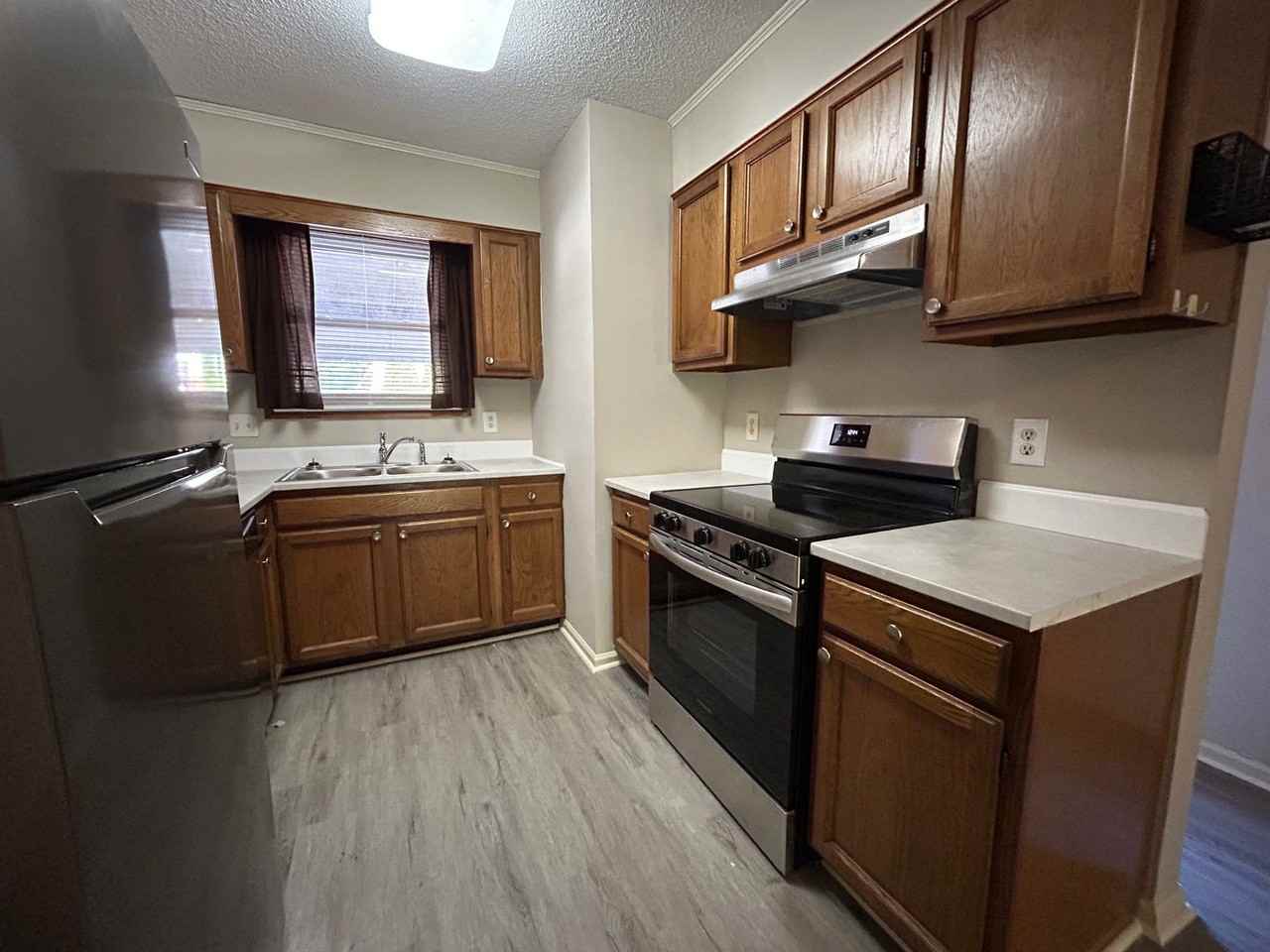 802 Timberline Drive Southeast - Photo 2 of 9