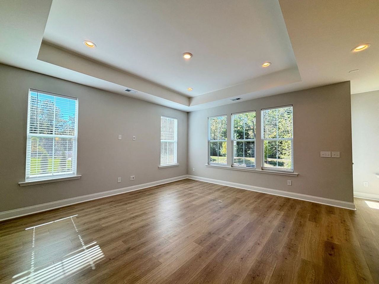 418 Queenview Ln - Photo 5 of 27